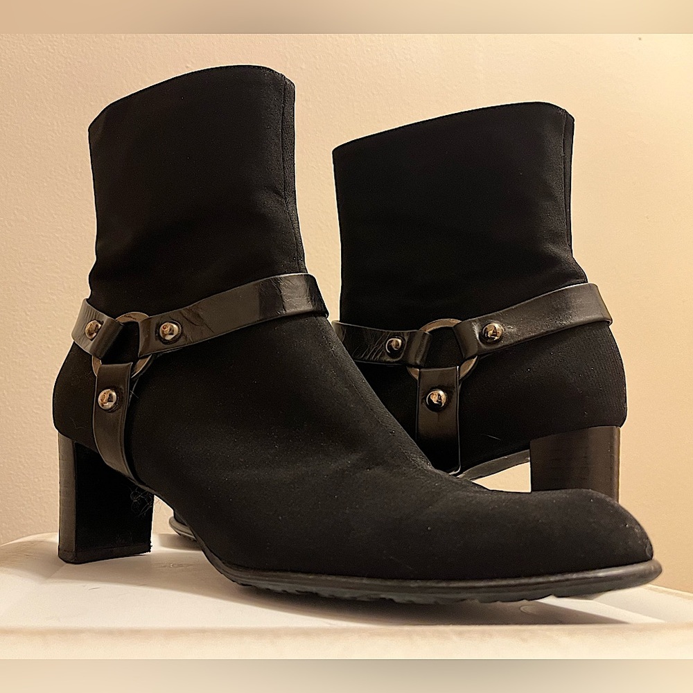 Stuart Weiztman waterproof boot